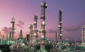 Harga Minyak Anjlok, Terendah Sejak 21 Tahun Terakhir sumber gambar : https://oilprice.com/Energy/Crude-Oil/Saudis-Own-The-Largest-Refinery-In-The-US-Now-What.html