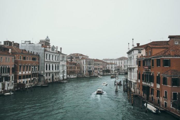 Sumber gambar : https://unsplash.com/photos/sqNcON8oiW4
