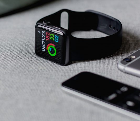 Mungkinkah Untuk Mendeteksi Gagal Jantung Dari Sebuah Jam Tangan Pintar ? Photo by Andres Urena on Unsplash