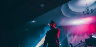 Polemik PP Royalti Musik, Memberatkan Industri Kecil? Photo by Luis Quintero on pexels