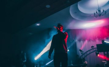 Polemik PP Royalti Musik, Memberatkan Industri Kecil? Photo by Luis Quintero on pexels